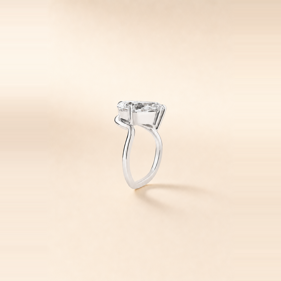 Pear Diamond in The Curve — view 2