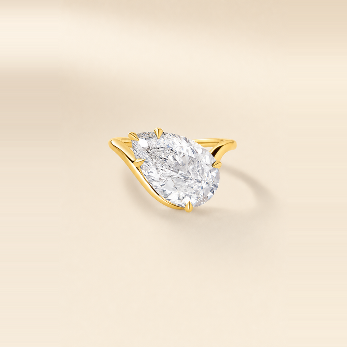 Pear Diamond in The Curve