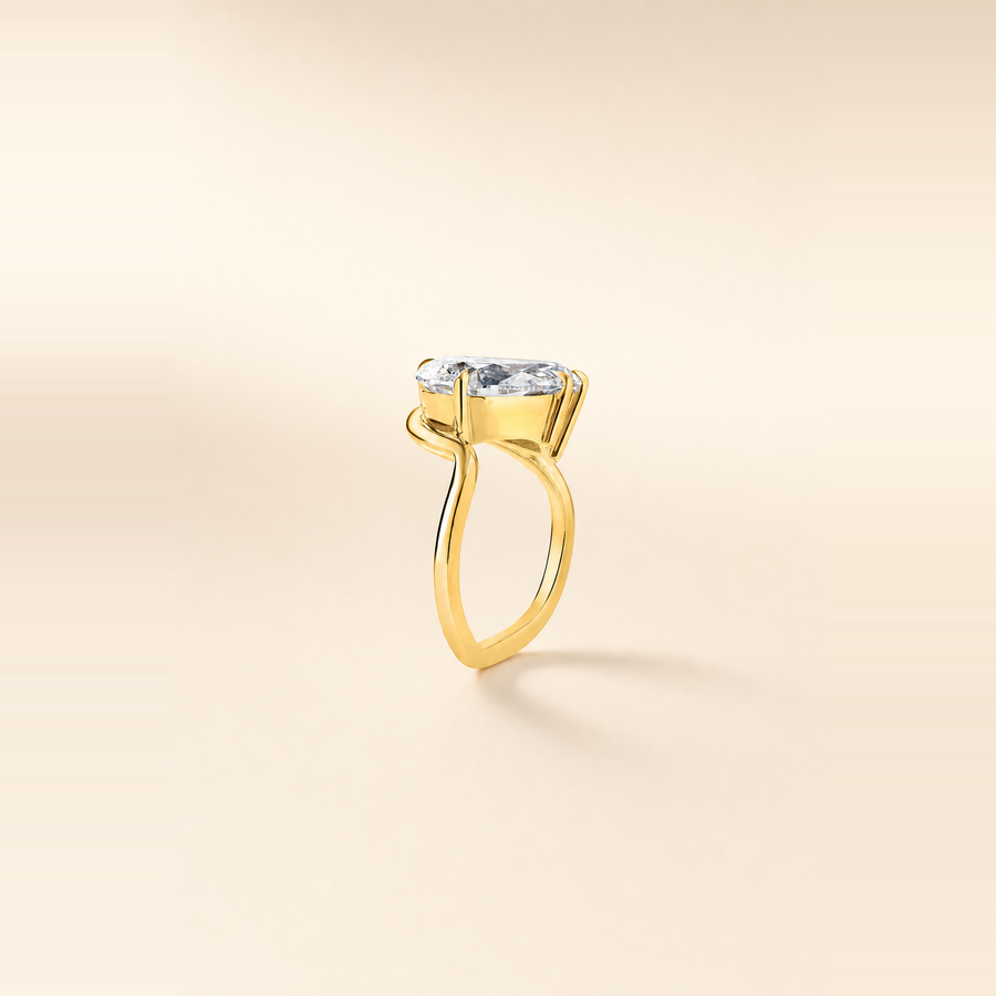 Pear Diamond in The Curve &mdash; view 3