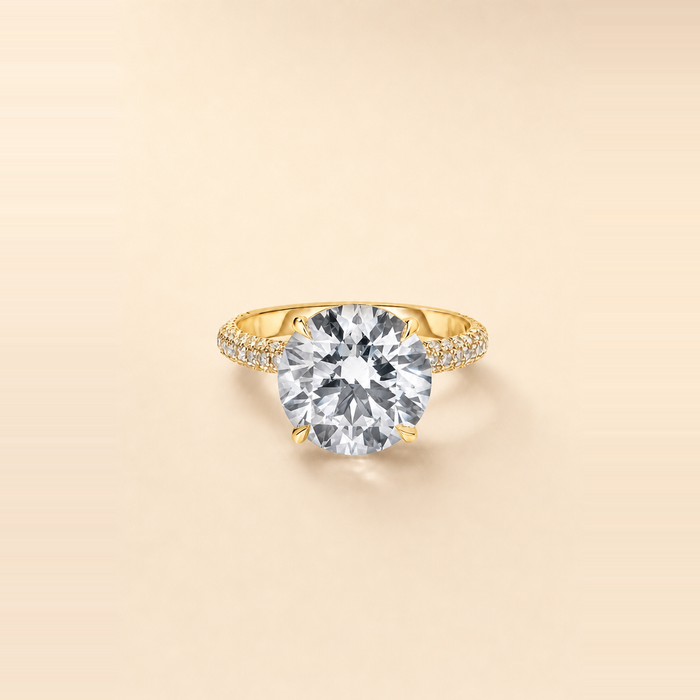 Round Diamond in Full Pavé Band