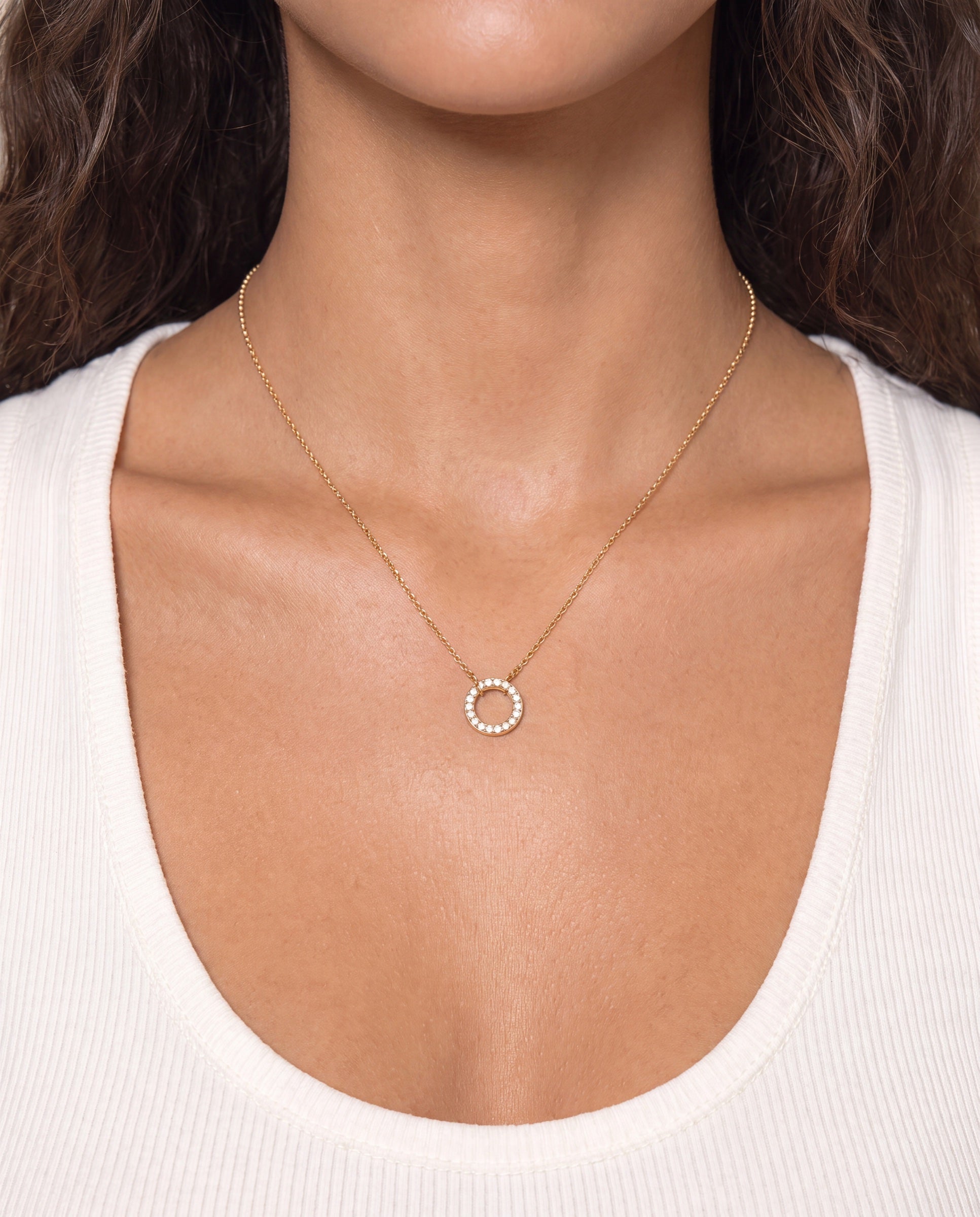 Clasp &mdash; Worn